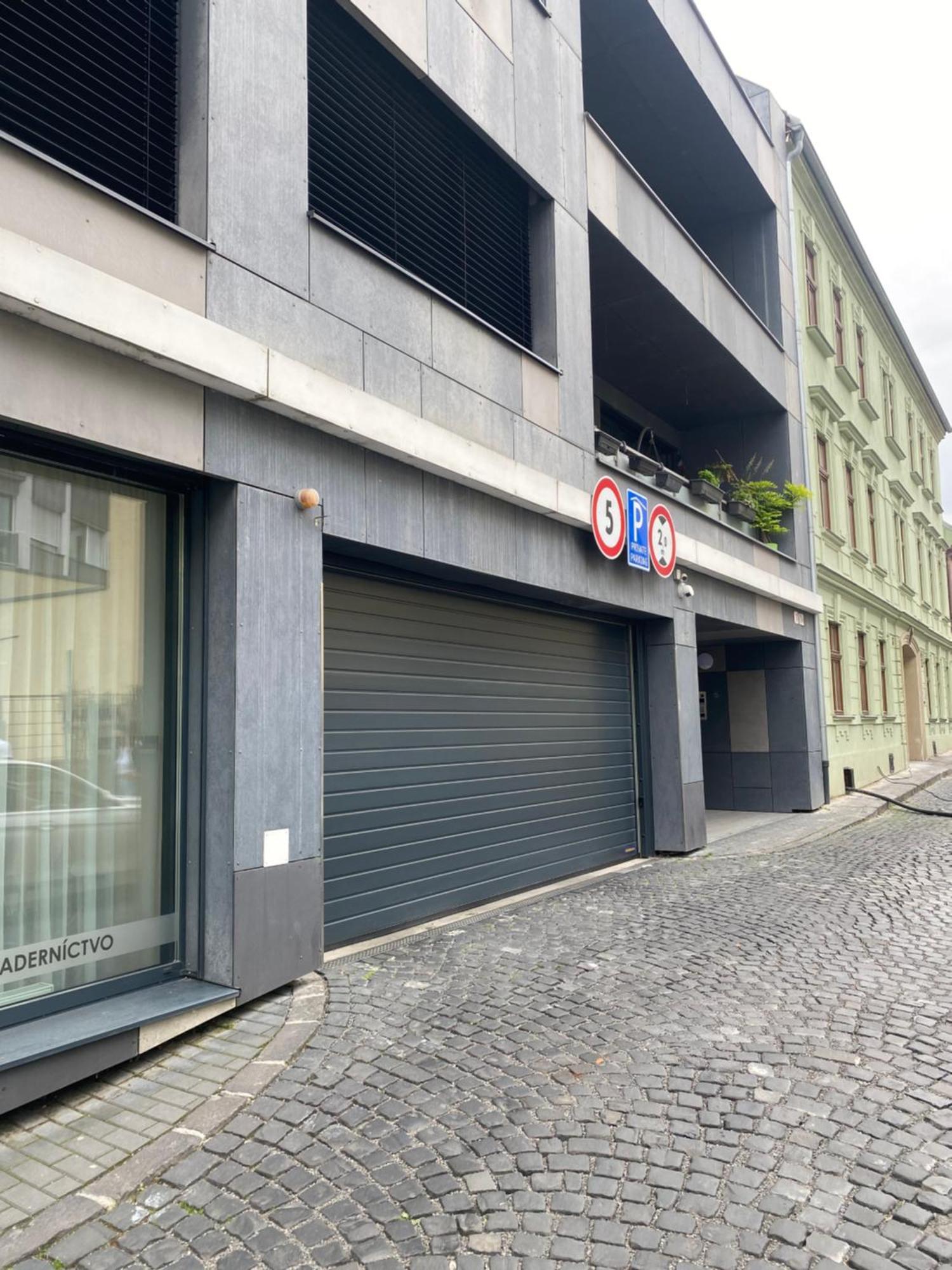 Old Town Bratislava 1Bdr Private Parking Exterior foto